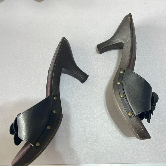 Mossimo Black Floral Heels - Picture 2 of 3